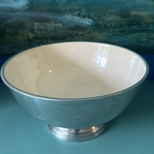 Pier One Elegant Silver Metal &Cream Ceramic Bowl pictures don’t do it justice